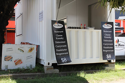 Német kolbászos bódé - találd meg a kakukktojást!