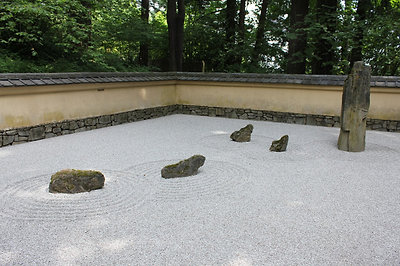 sand and stone garden